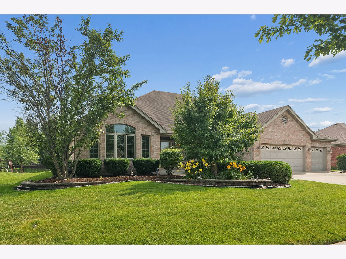 Homes For Sale Cardinal Lake Frankfort Illinois, 10899 Swallow Tail Lane