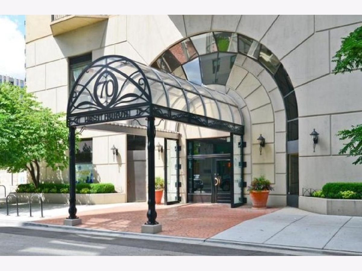  Rented Chicago Illinois, 70 Huron