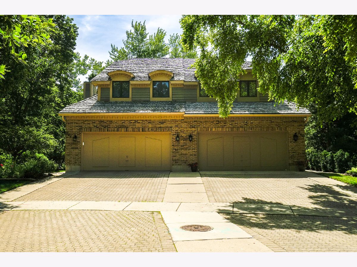  For Sale Roselle Illinois, 640 Walnut Oaks Drive