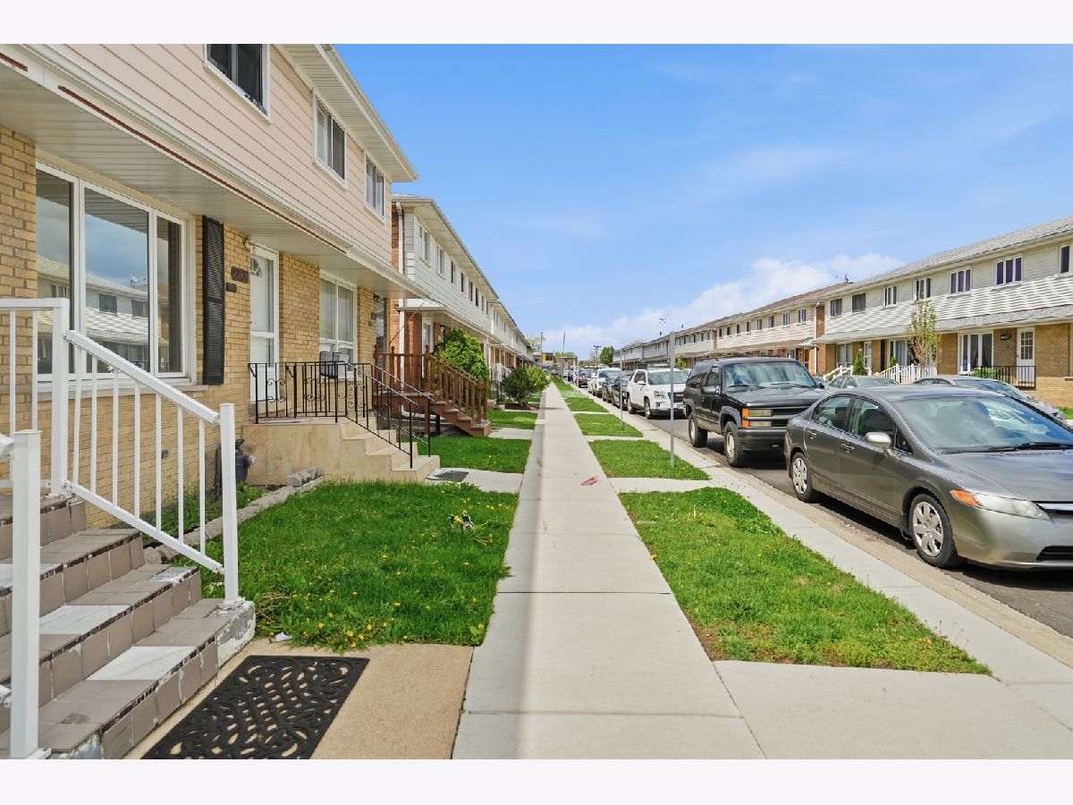  For Sale Schiller Park Illinois, 9835 Garden Court
