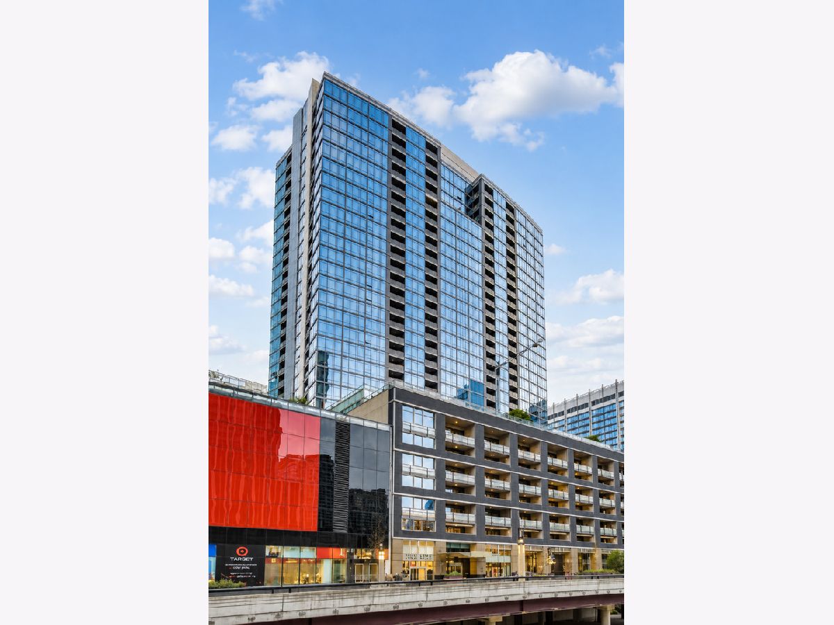  For Sale Chicago Illinois, 240 Illinois Street