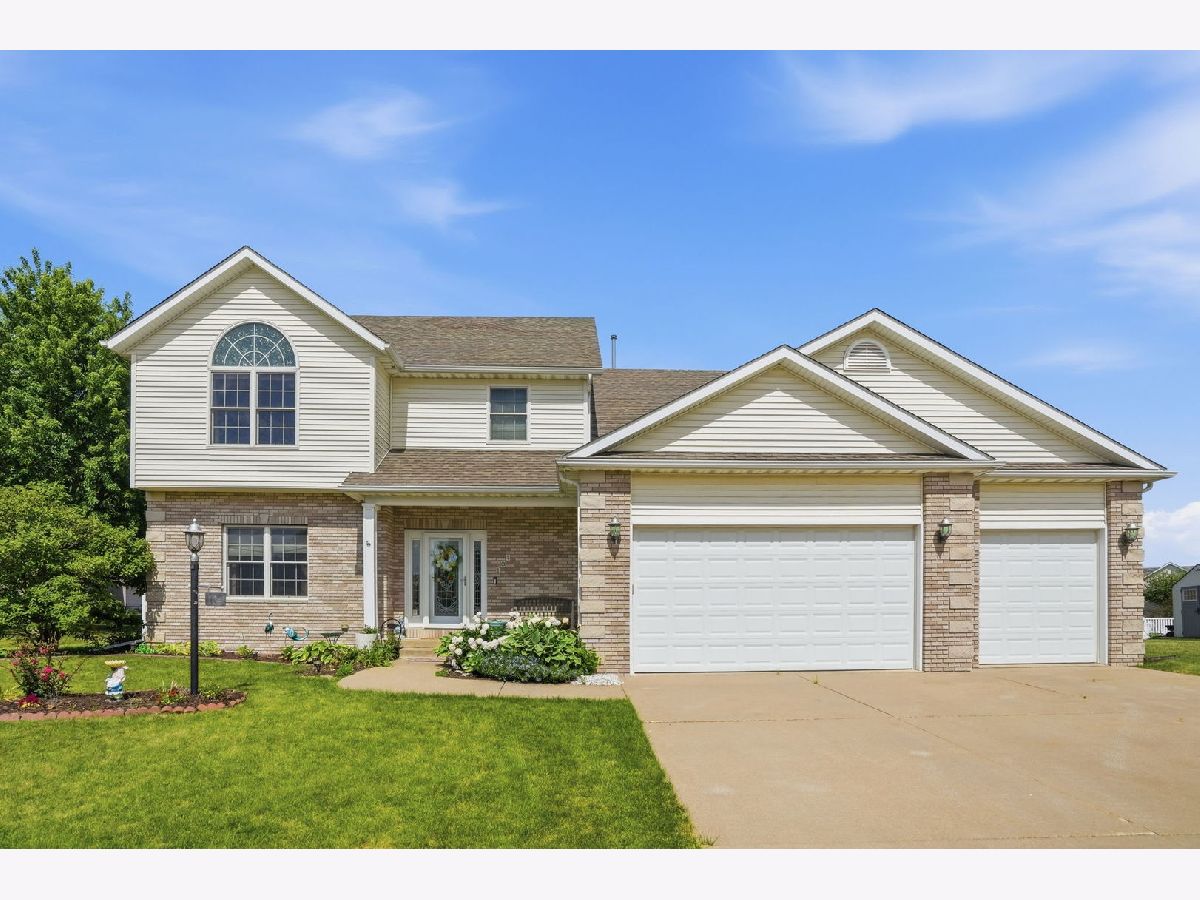  For Sale Eldridge Iowa, 104 Park View Drive