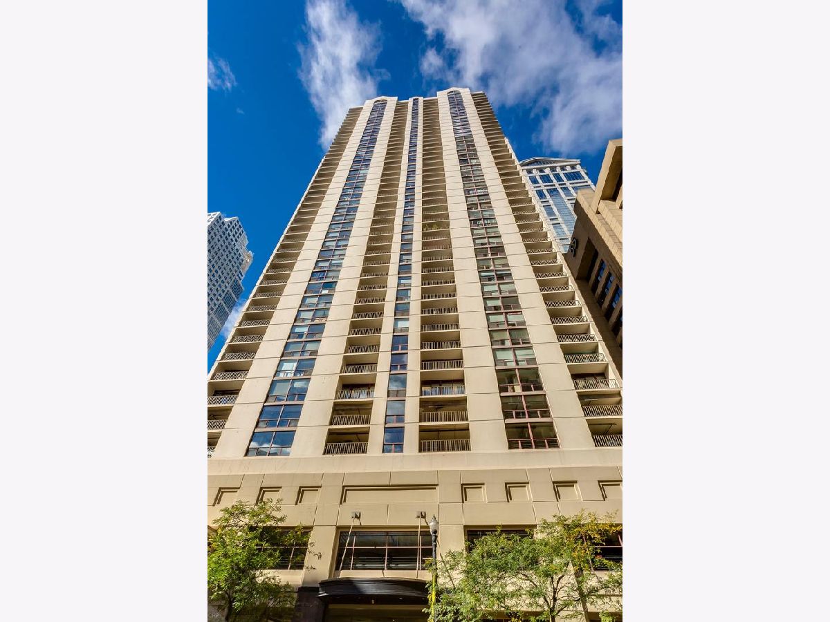  For Sale Chicago Illinois, 200 Dearborn Street