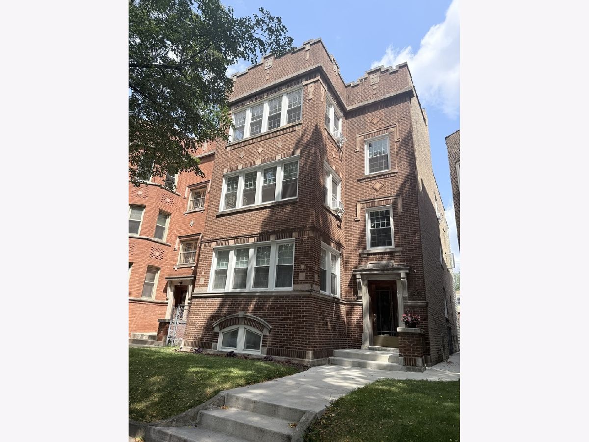  Rented Chicago Illinois, 2734 Winnemac