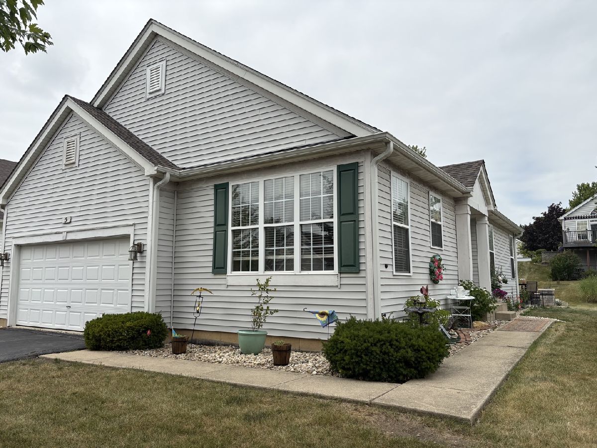  For Sale Antioch Illinois, 5 Hague Drive
