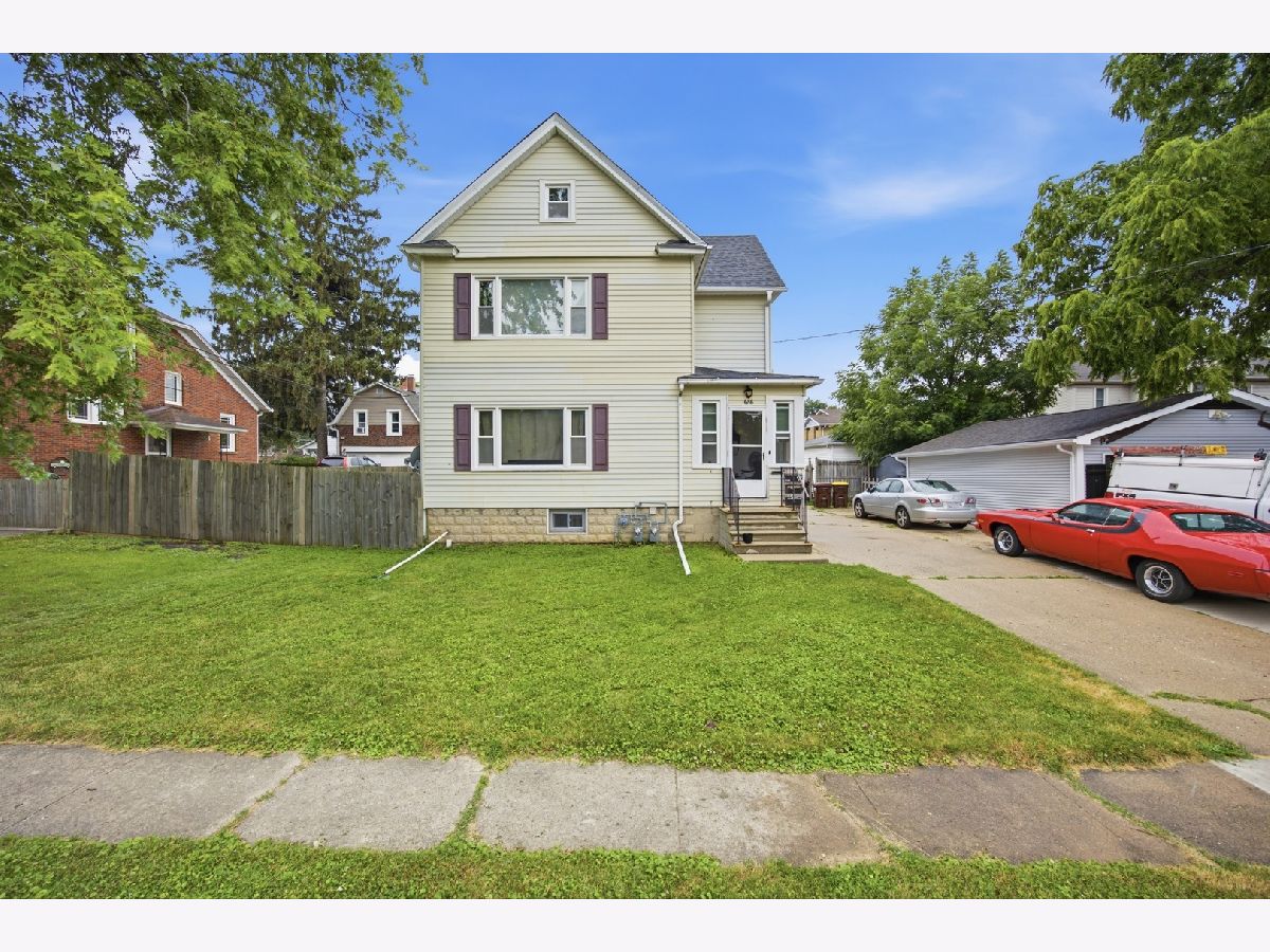  For Sale Woodstock Illinois, 616 Jefferson Street