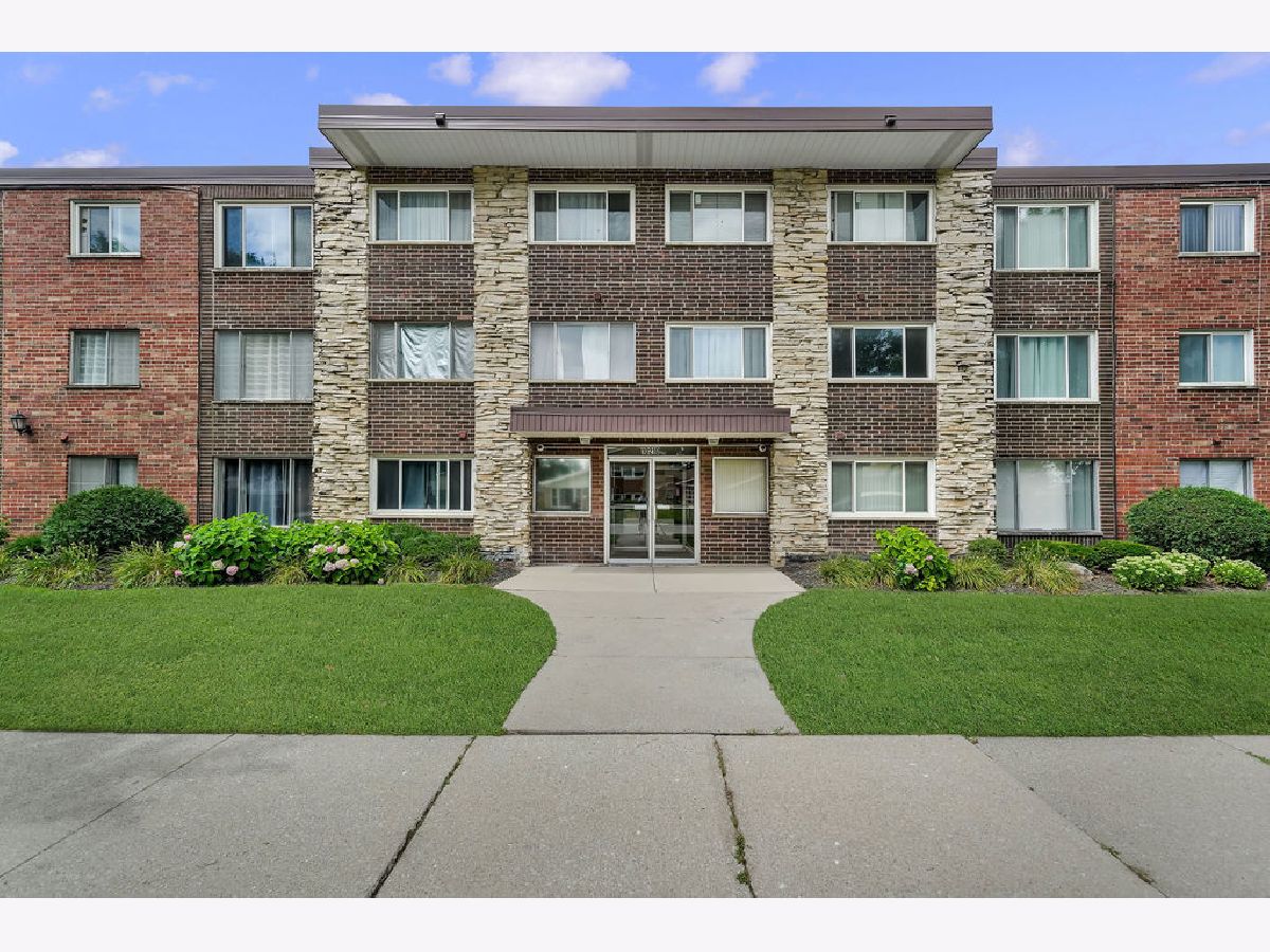  For Sale Oak Lawn Illinois, 10210 Washington Avenue