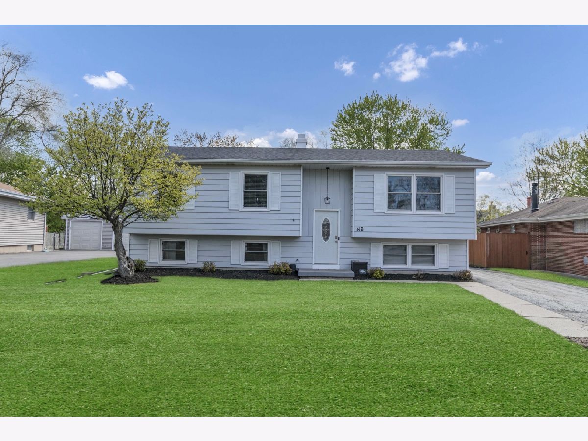  For Sale Lindenhurst Illinois, 419 Deerpath Drive