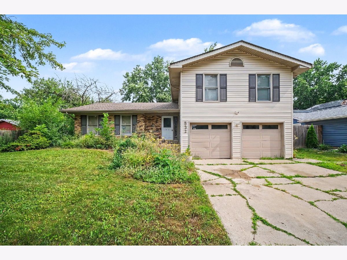 Homes & Townhomes & Condos For Sale Indian Oaks Bolingbrook Illinois, 532 Carlyle Lane