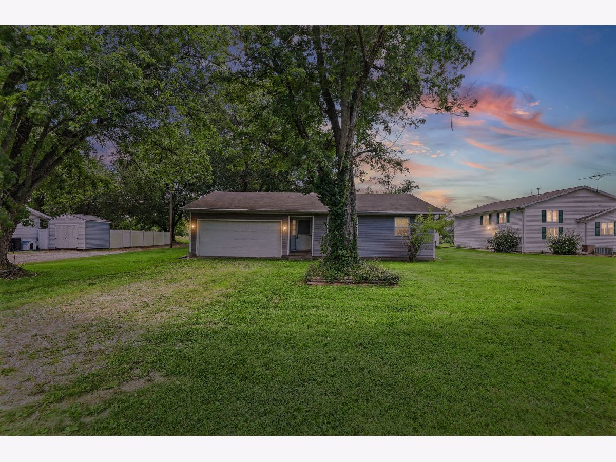  For Sale Salem Illinois, 3275 Selmaville Road