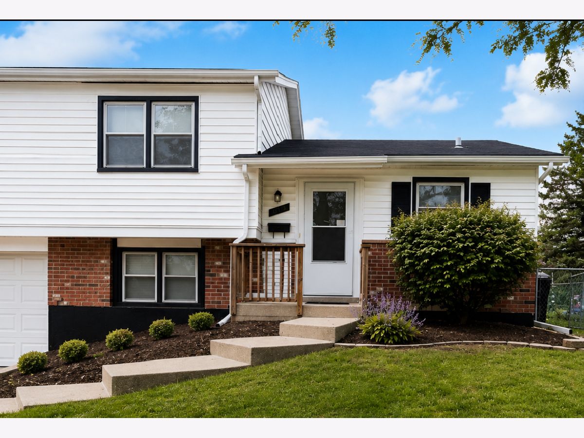  For Sale Country Club Hills Illinois, 3740 Highland Place