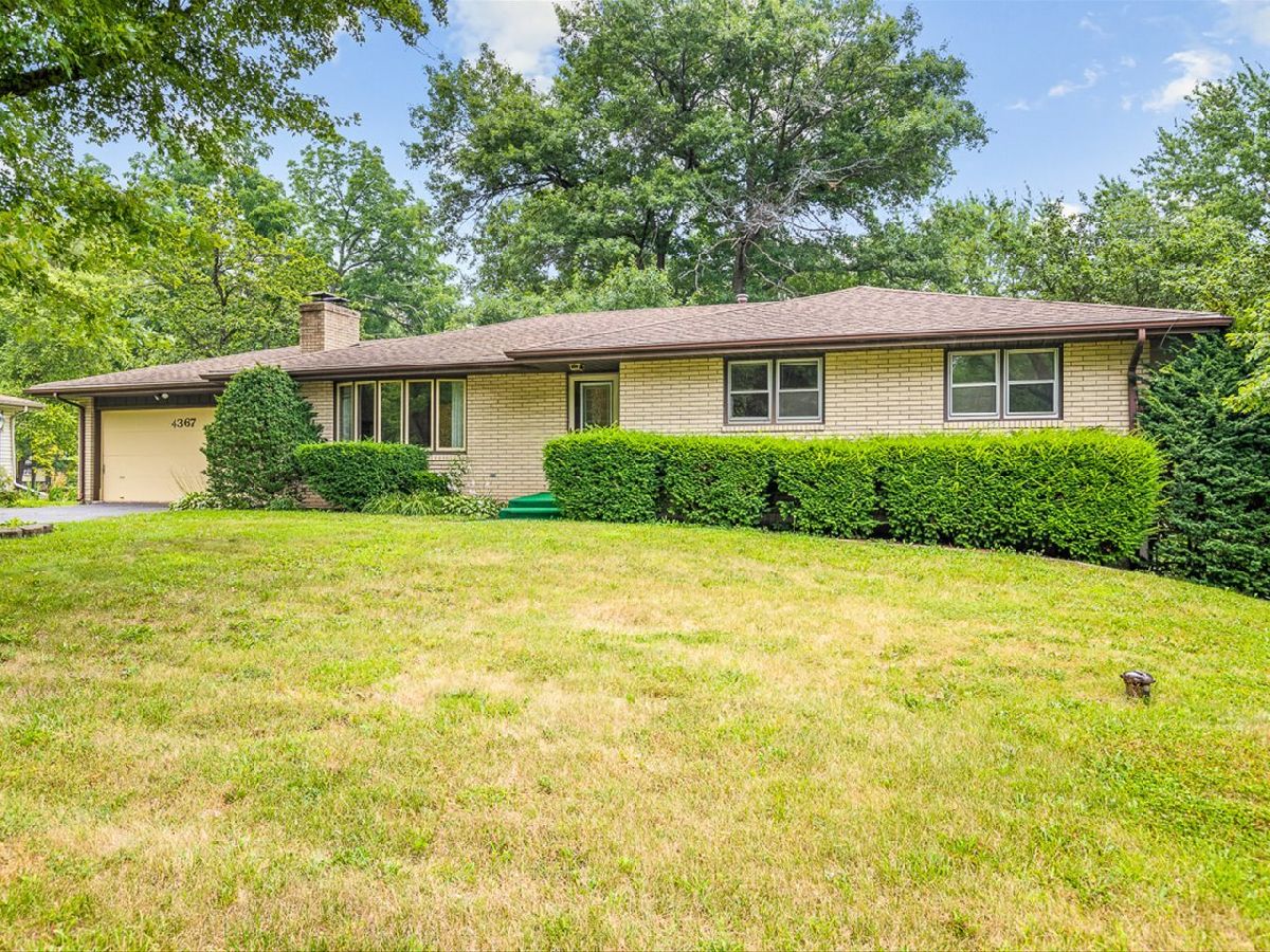  For Sale Rockford Illinois, 4367 Shorewood Drive