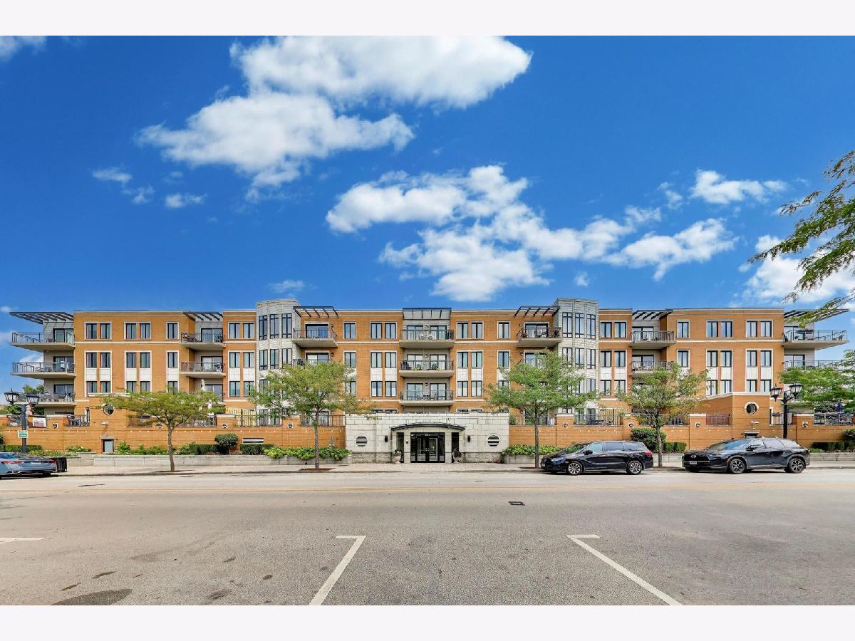 Condominiums For Sale Crescent Court Elmhurst Illinois, 135 York Street