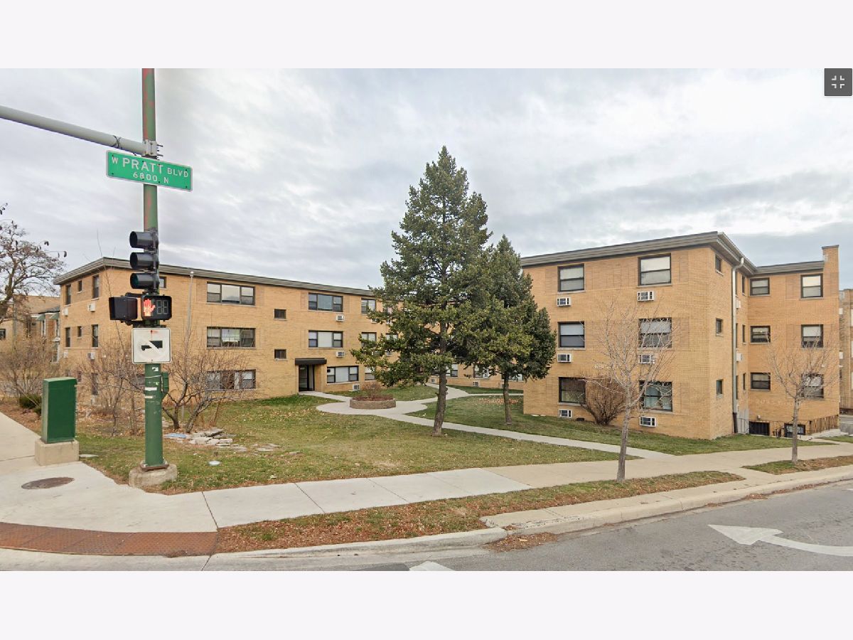  Rented Chicago Illinois, 6807 Ridge