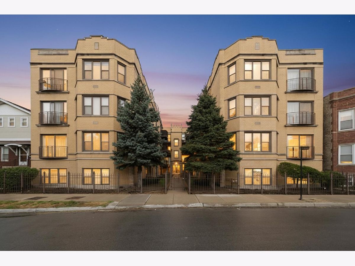  For Sale Chicago Illinois, 3008 Addison Street