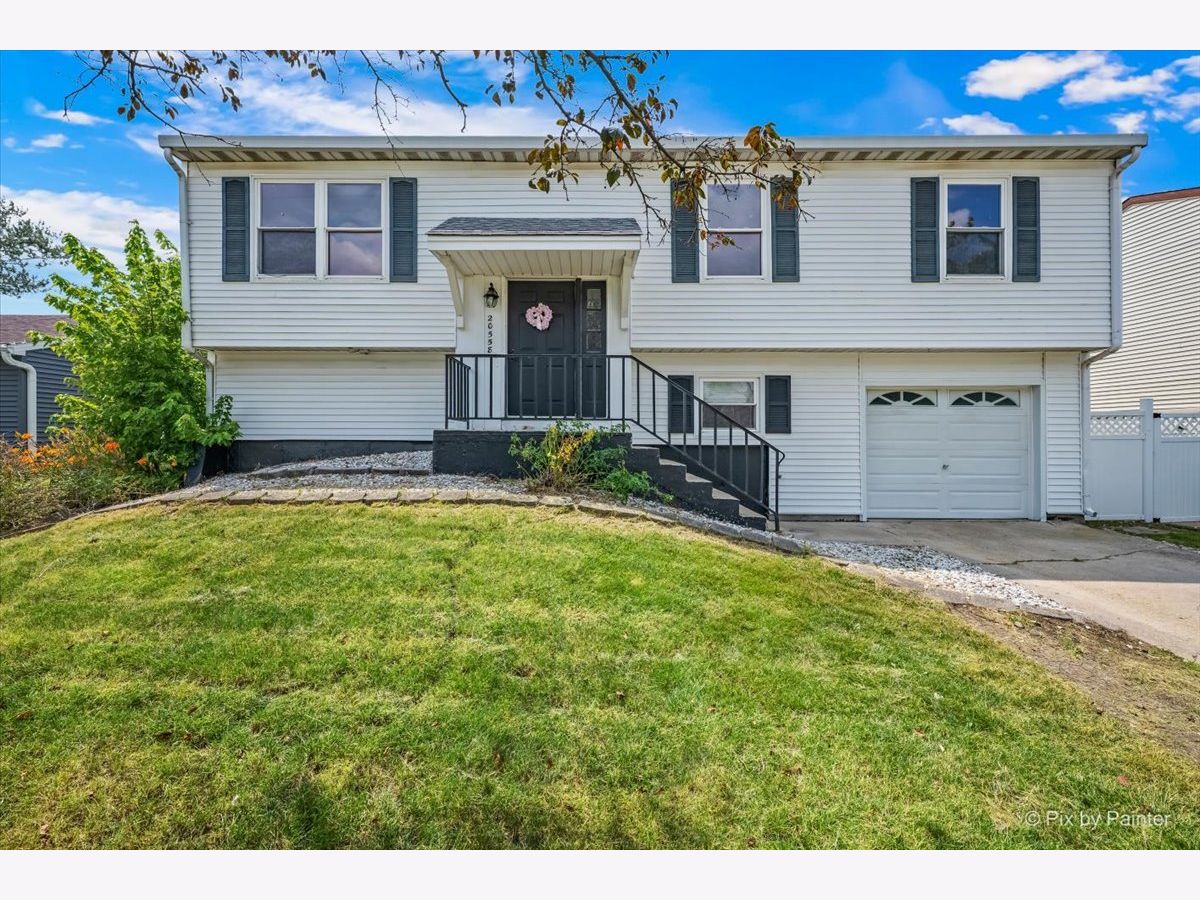 Homes & Townhomes & Condos For Sale Frankfort Square Frankfort Illinois, 20558 Graceland Lane