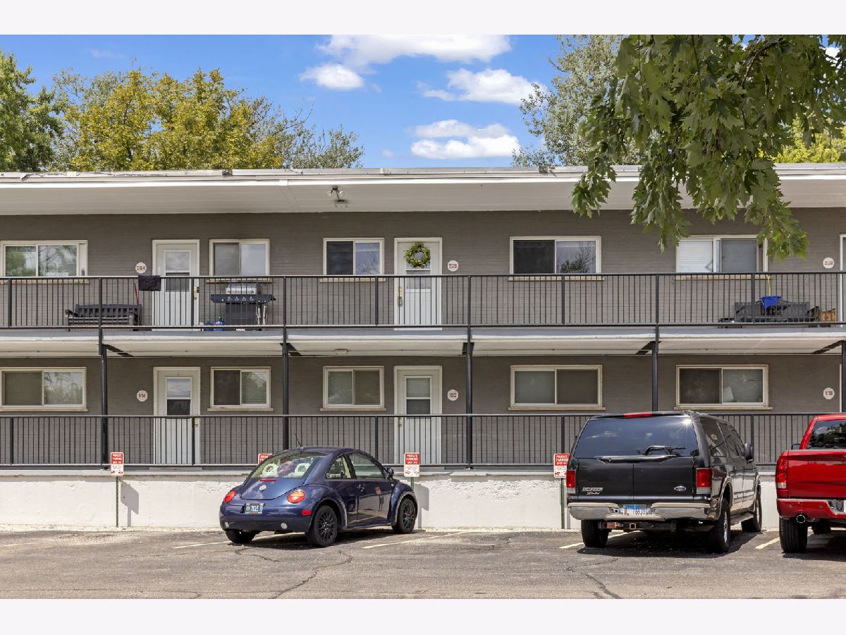  For Rent Wheaton Illinois, 1307 College