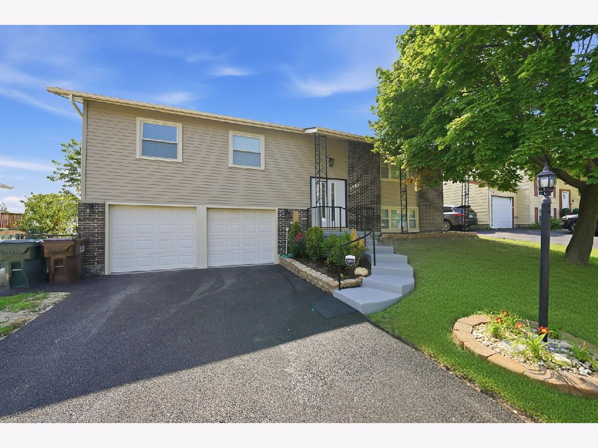  For Sale Country Club Hills Illinois, 17691 Devon Drive