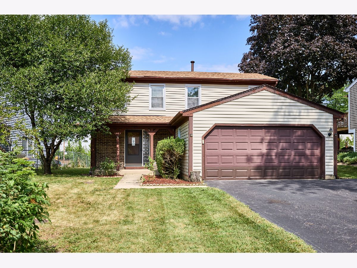  For Sale Carol Stream Illinois, 593 Iroquois Trail