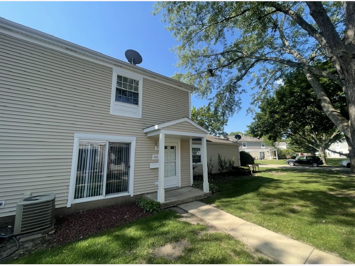  For Rent Wheeling Illinois, 1202 Spur