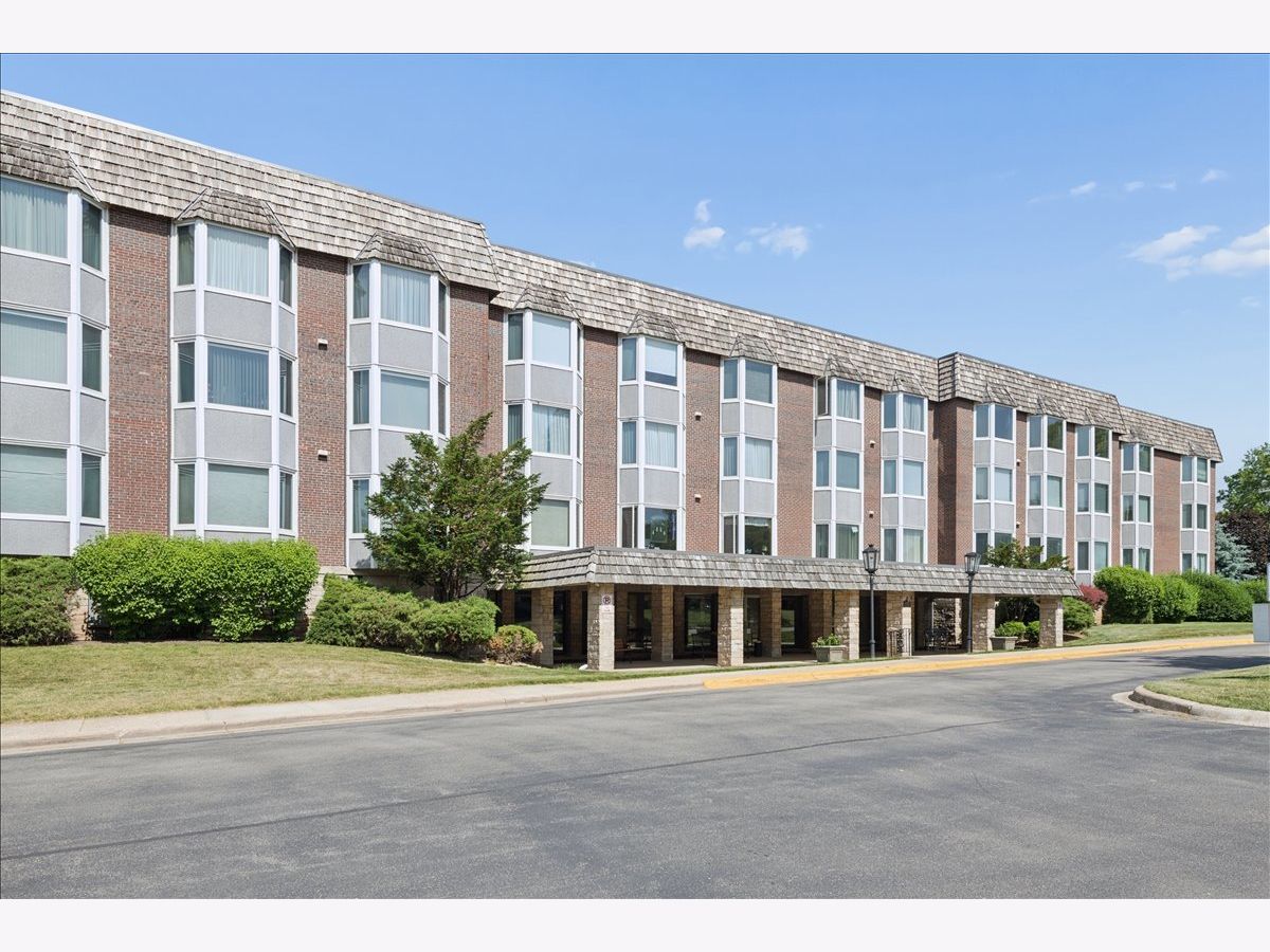 Condominiums For Sale Bristol Court Park Ridge Illinois, 400 Ascot Drive