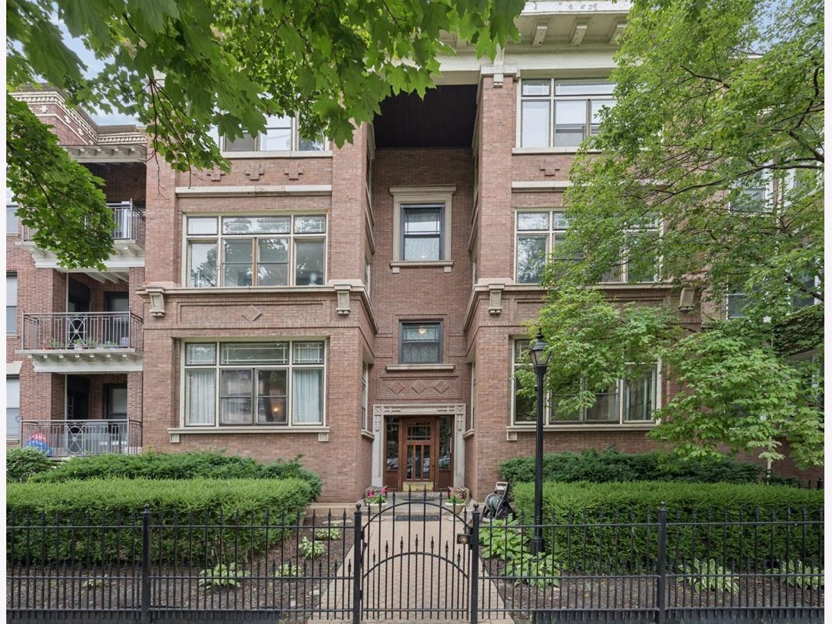  For Sale Chicago Illinois, 5522 Everett Avenue