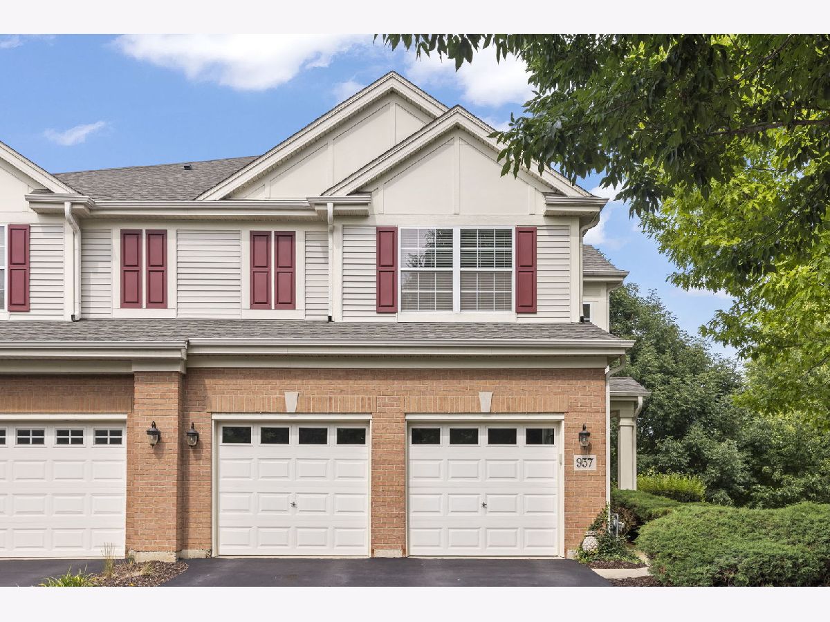 Townhomes For Sale Haverton Naperville Illinois, 957 Winners Cup Court
