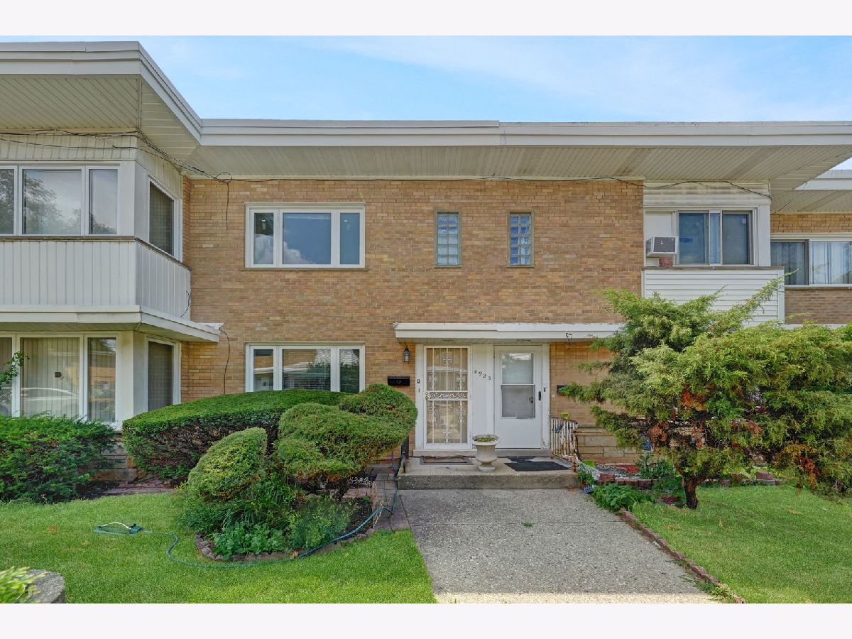  For Sale Skokie Illinois, 4925 Carol Street