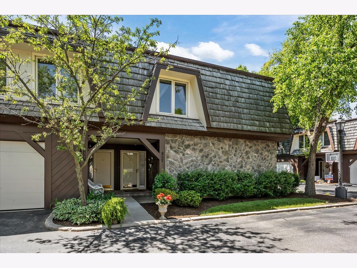  For Sale Glenview Illinois, 1569 Winnetka Road