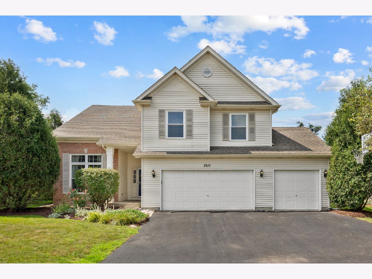 Homes For Sale Oakhurst North Aurora Illinois, 2519 Crestview Drive