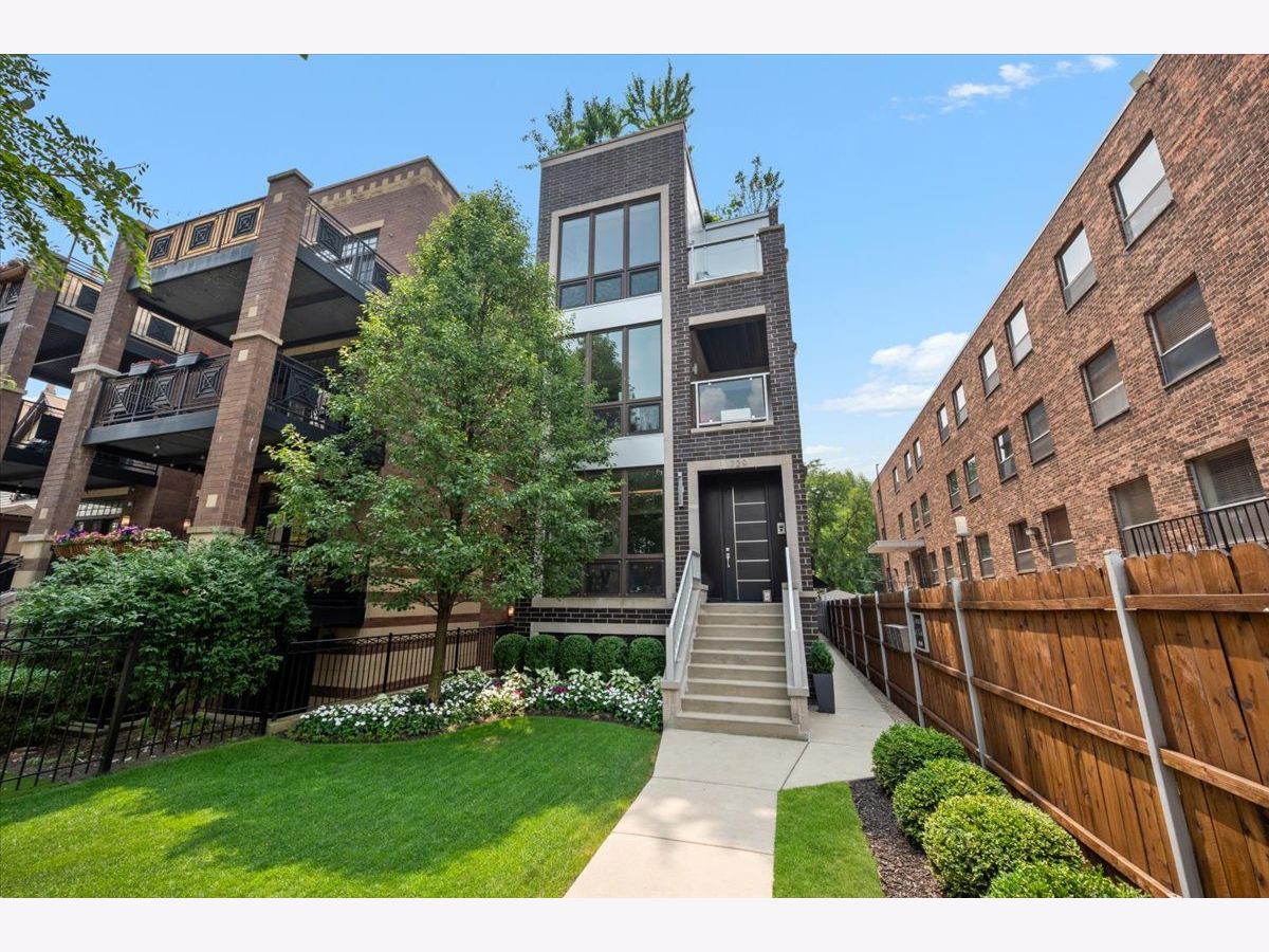  For Sale Chicago Illinois, 729 Diversey Parkway
