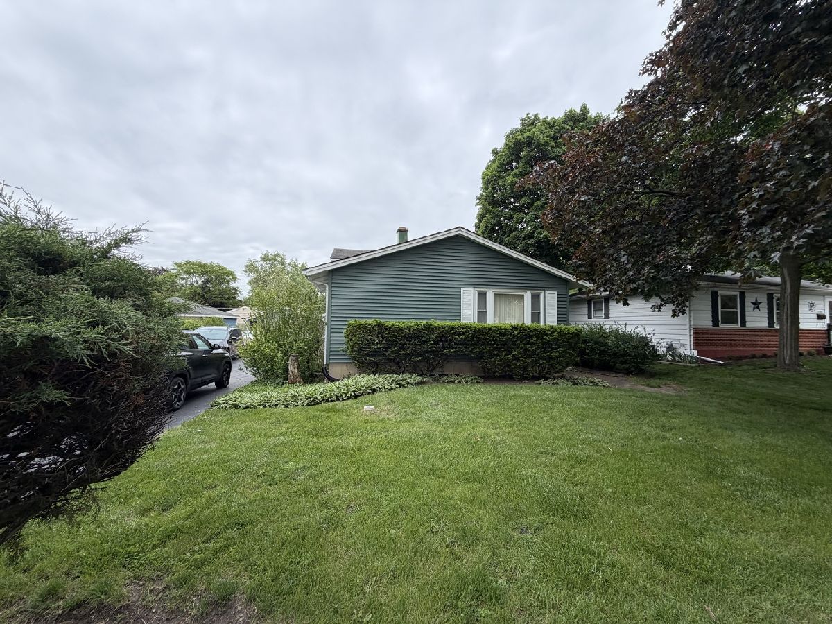  For Sale Rolling Meadows Illinois, 2203 Kirchoff Road