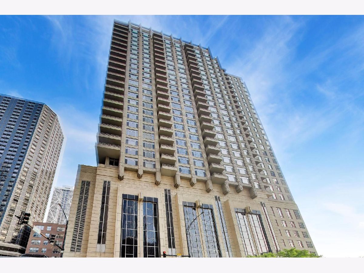  For Sale Chicago Illinois, 530 Lake Shore Drive