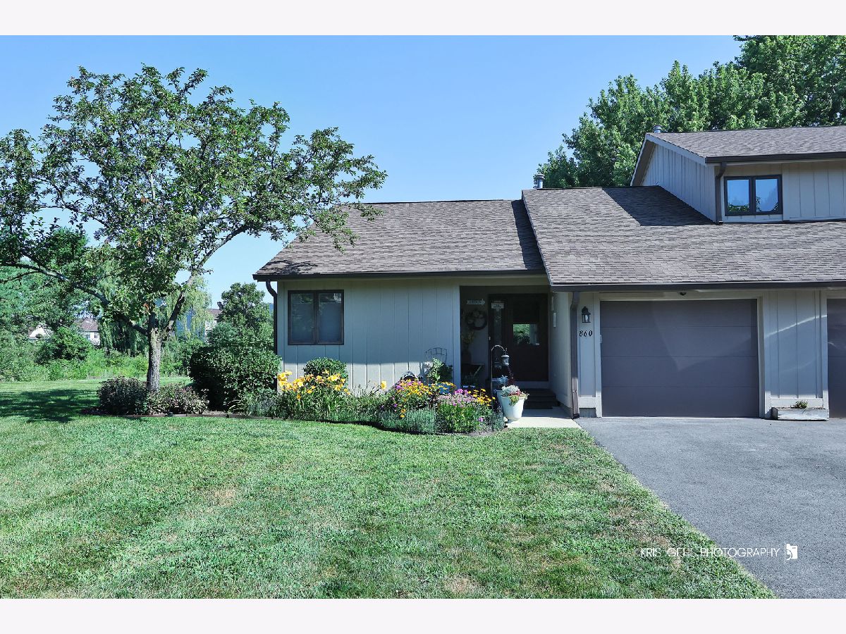Townhomes Sold Stratford On Avon Grayslake Illinois, 860 Stratford