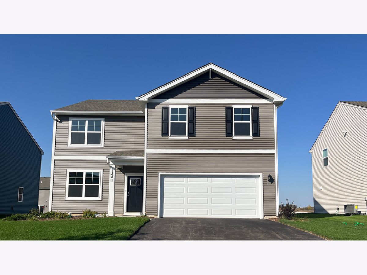 Townhomes & Condos & Homes For Sale Cambridge Lakes Pingree Grove Illinois, 894 Cascade Court