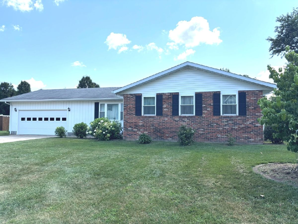  For Sale Salem Illinois, 222 Northwood Lane