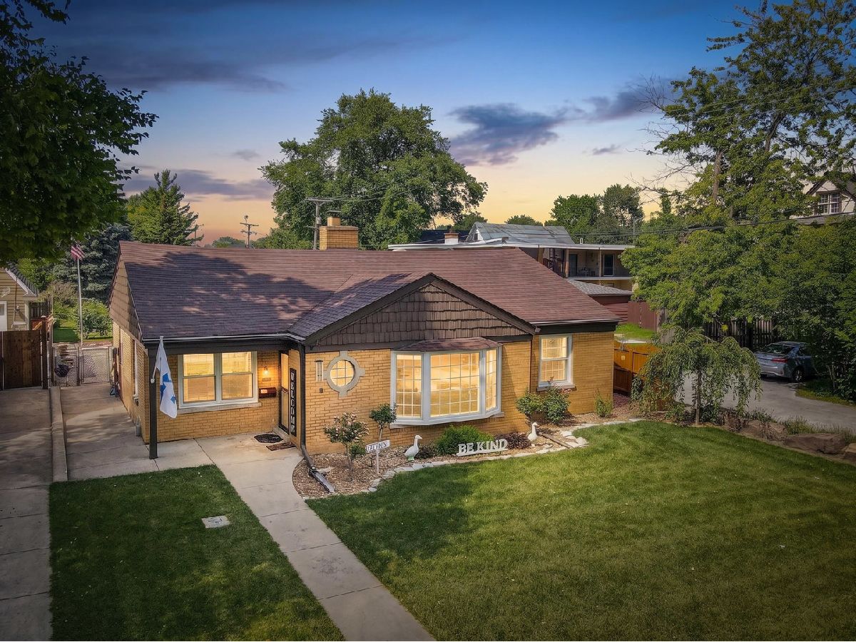  For Sale Evergreen Park Illinois, 3210 97th Street