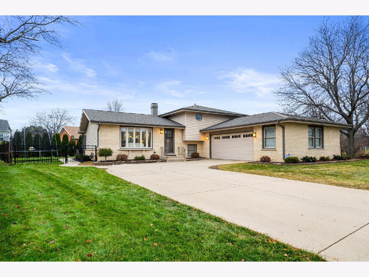  Rented Elk Grove Village Illinois, 1060 Judy