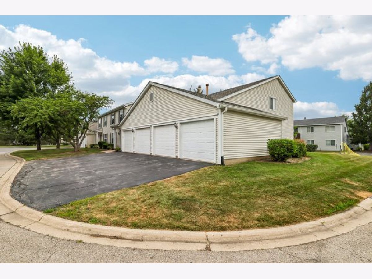  For Sale Bartlett Illinois, 657 Thorntree Court