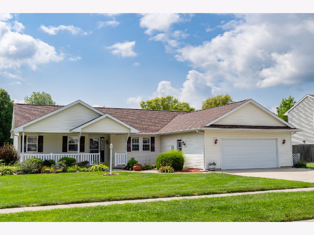  For Sale St Joseph Illinois, 511 Winston Drive