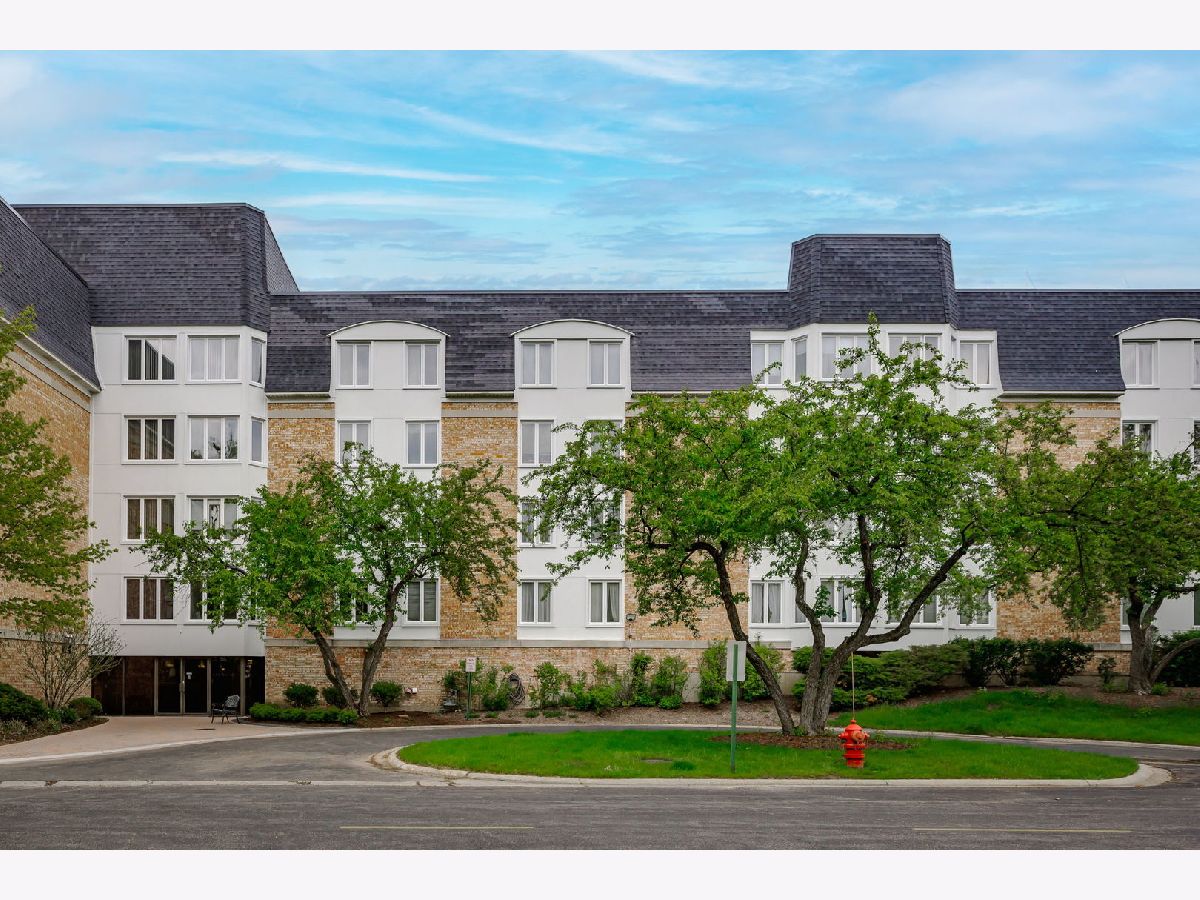  For Sale Buffalo Grove Illinois, 200 Lake Boulevard