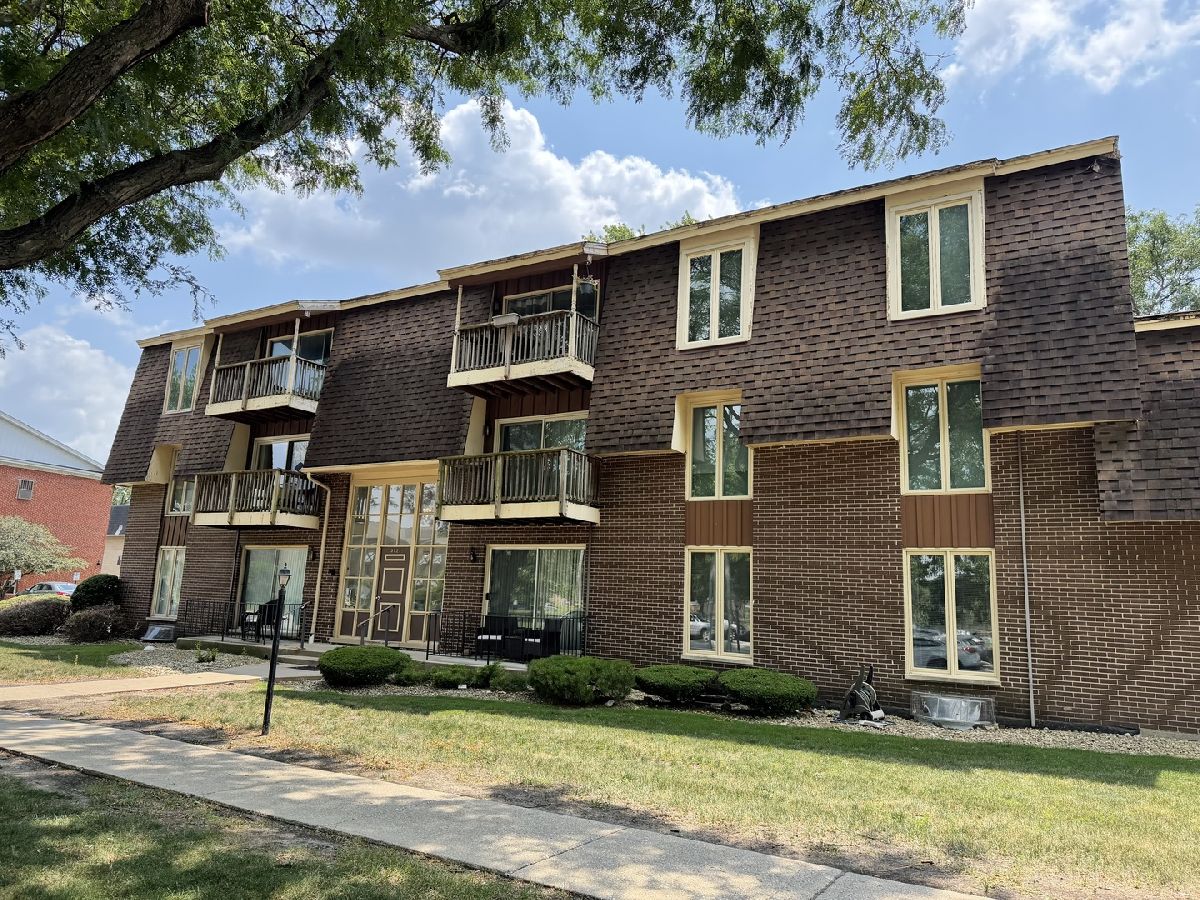  For Sale Oak Lawn Illinois, 5721 103rd Street