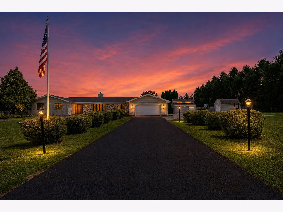  For Sale Woodstock Illinois, 704 Rose Farm Road
