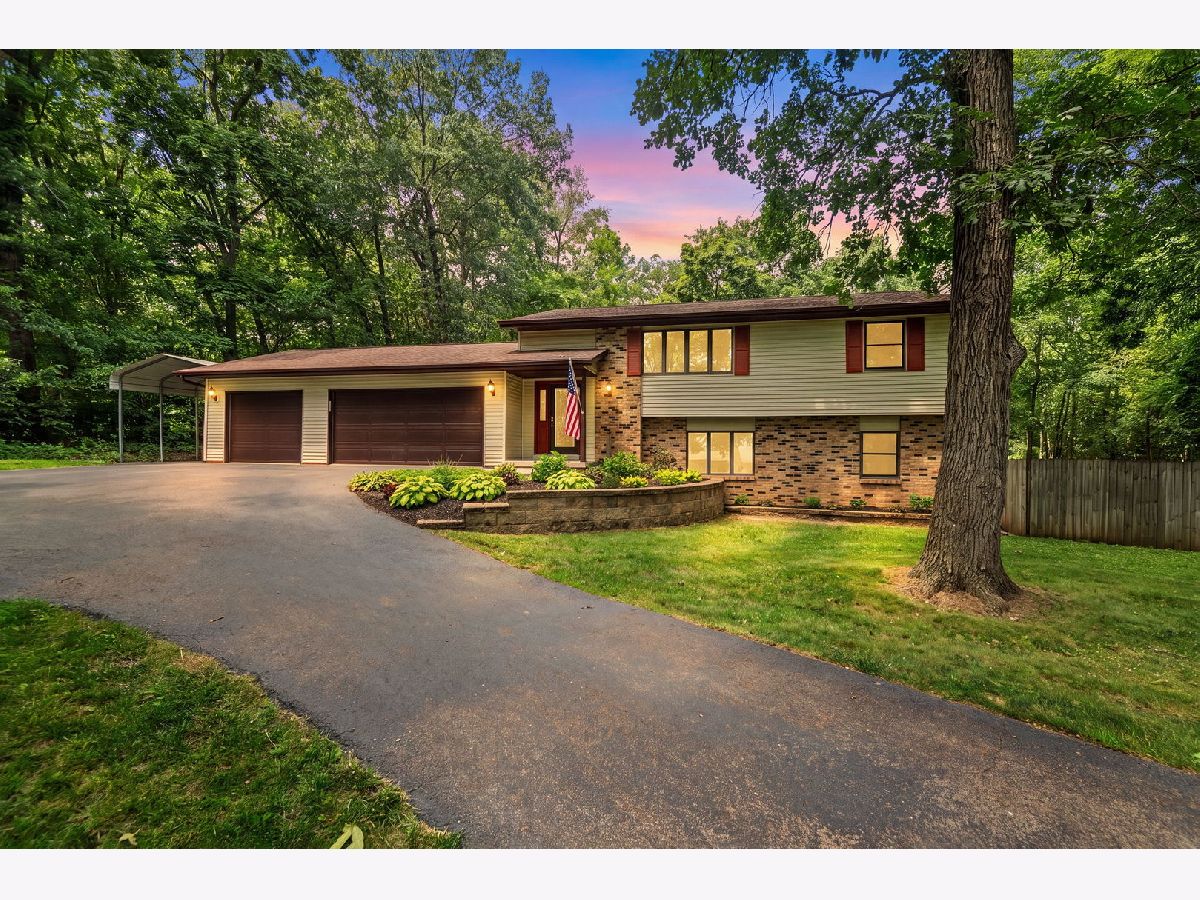  For Sale Oregon Illinois, 6475 Possum Trail