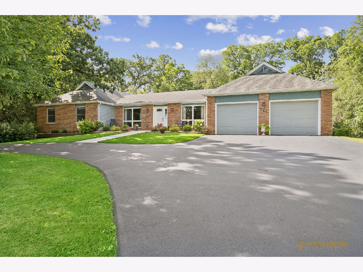 Homes For Sale Nippersink Estates Round Lake Illinois, 221 Dawn Marie Drive