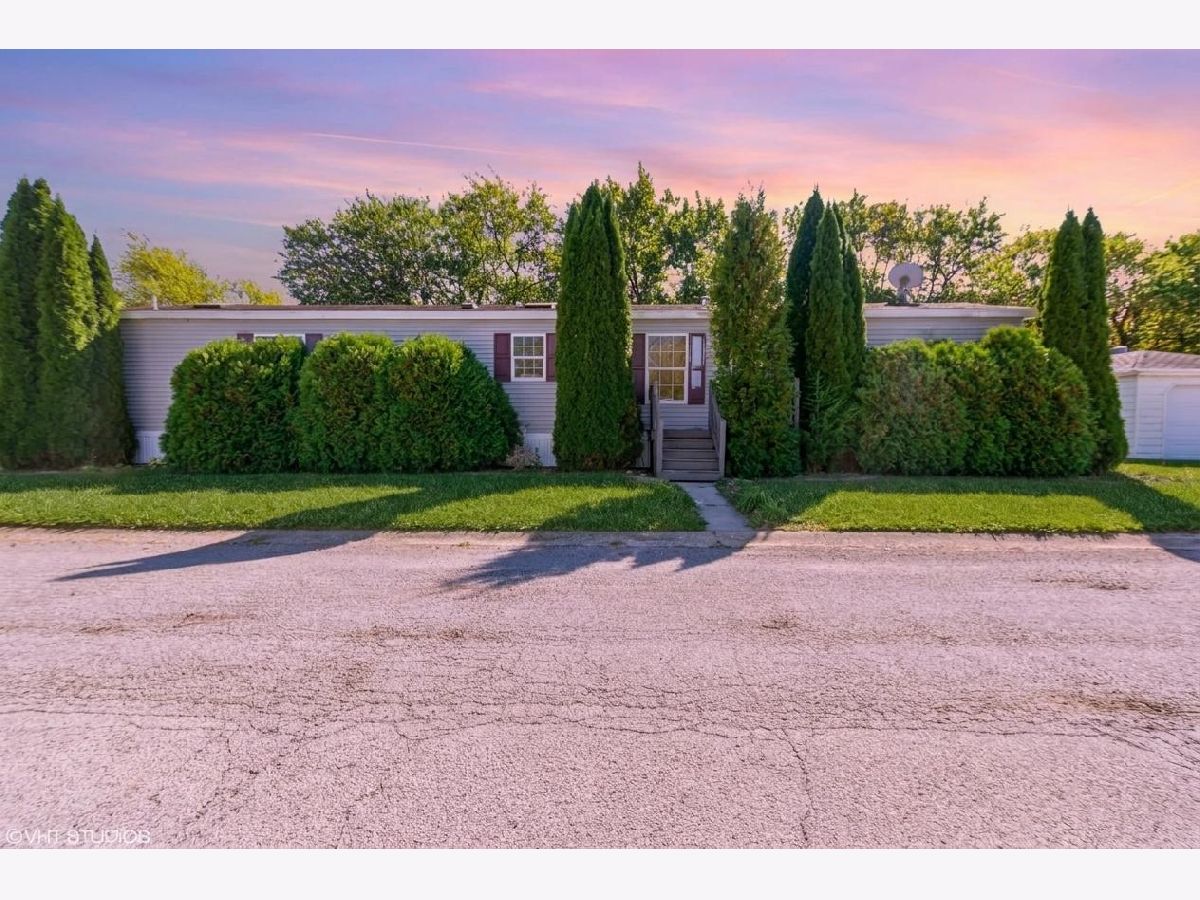  For Sale Beecher Illinois, 185 Whipporwill Drive