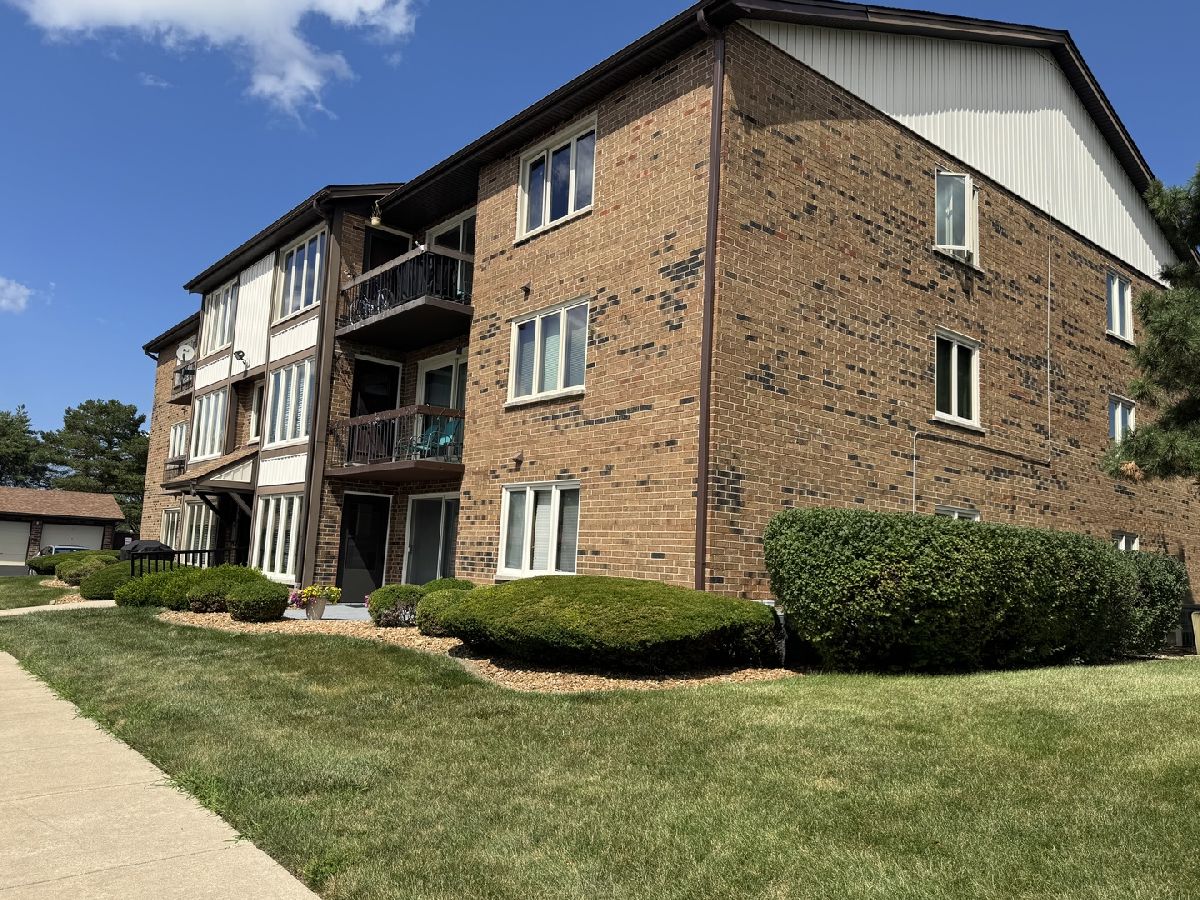  For Sale Crestwood Illinois, 4924 Circle Court