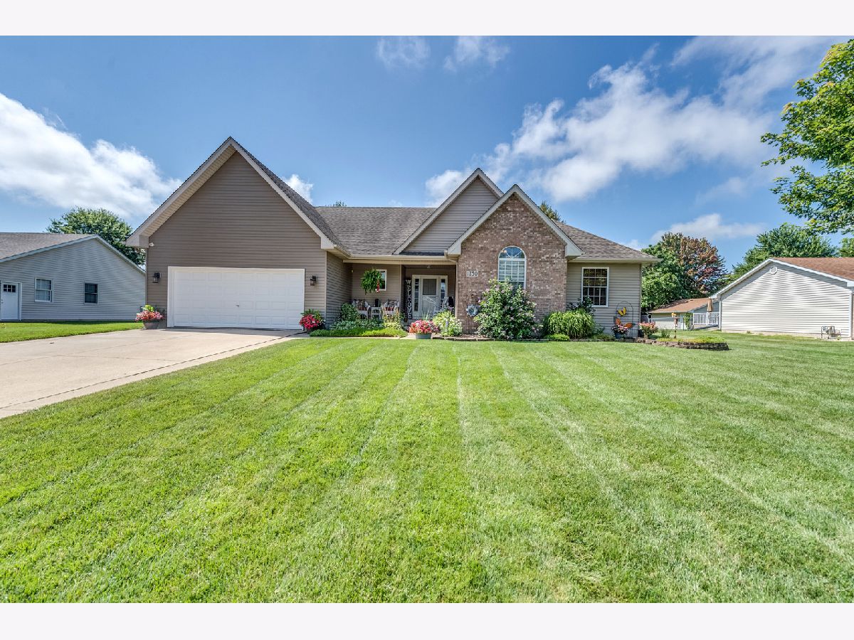 For Sale Sandwich Illinois, 1250 Kramer Lane