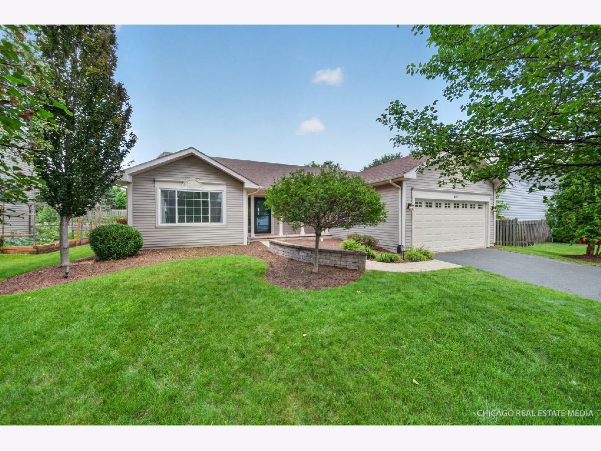  For Sale Lake In The Hills Illinois, 871 Brandt Drive