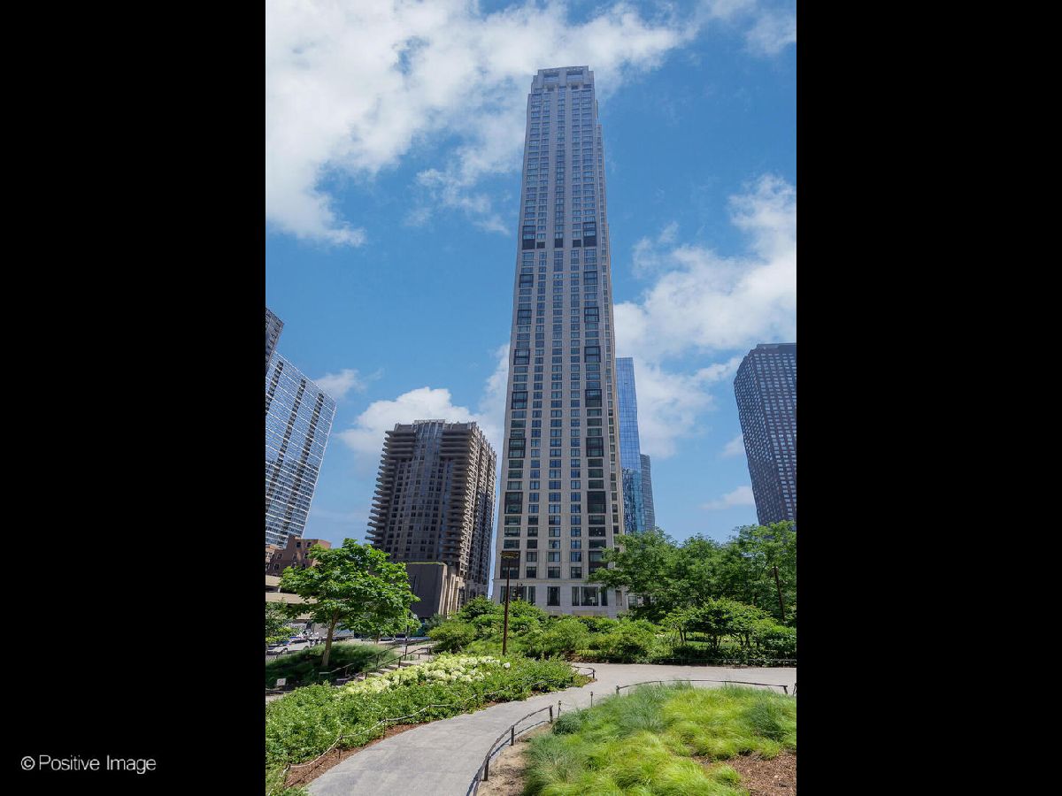  For Rent Chicago Illinois, 451 Grand